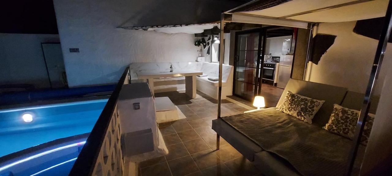 Aloelux Villa !! - Private Villa With Pool , Jacuzzi, Cinema, Massage ,Wonderful View, Art Desing Villa Tías Kültér fotó